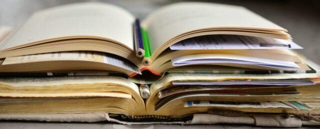 books-2158737-1920-700x282