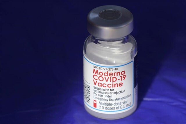 Moderna-yeu-cau-FDA-cap-phep-vaccine-ban-moi