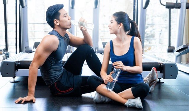 do-uong-cam-ky-truoc-khi-tap-gym-dai-dien