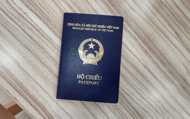 ho-chieu-moi-duoc-tay-ban-nha-cong-nhan-dai-dien