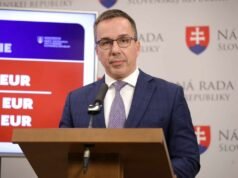 Slovakia sẽ tăng mức lương tối thiểu lên 60% mức lương trung bình từ năm 2026