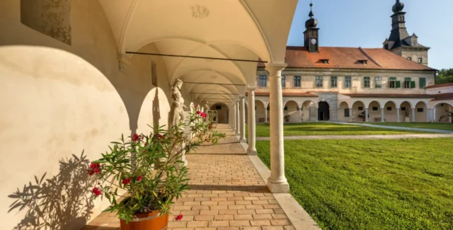 statni-zamek-uhercice-npu-afuvi
