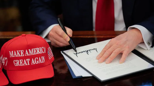 ay-sinh-xoay-quanh-thue-quan-co-di-co-lai-cua-tong-thong-donald-trump-ke-tu-khi-nha-lanh-dao-my-cong-bo-bien-phap-nay-hoi-thang-4-getty-images-17540291564341941166797