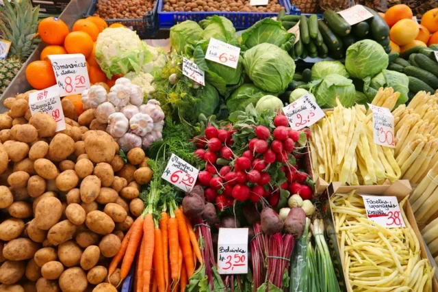 illustrative-image-polish-market-shutterstock-by-tupungato-gbhga