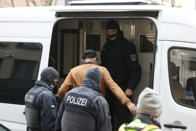 grossrazzia-gegen-schwarzarbeit-in-nagelstudios