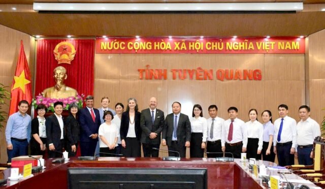 chu-tich-ubnd-tinh-phan-huy-ngoc-tiep-dai-su-4_20260518101409