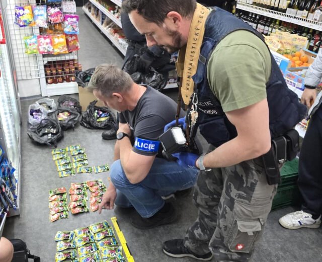 size4-1783231923878-103-policie-v-libereckem-kraji-zajistila-pres-trinact-tisic-produktu-navykovych-latek