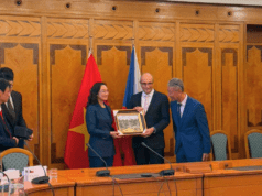 Việt Nam tiếp tục mở rộng hợp tác thương mại và lao động với Séc và Slovakia