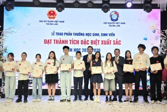 Lễ kỷ niệm 81 năm Quốc khánh Việt Nam: Tuyên dương 245 học sinh, sinh viên tiêu biểu tại Ba Lan