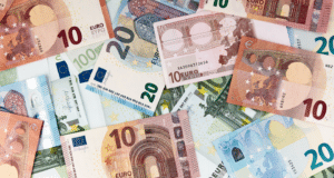 EU giới hạn thanh toán tiền mặt từ tháng 7/2027: Giao dịch từ 10.000 euro sẽ không được thanh toán bằng tiền mặt