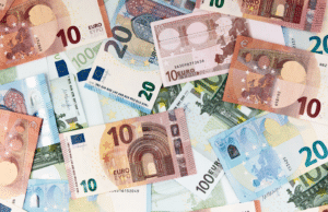 EU giới hạn thanh toán tiền mặt từ tháng 7/2027: Giao dịch từ 10.000 euro sẽ không được thanh toán bằng tiền mặt